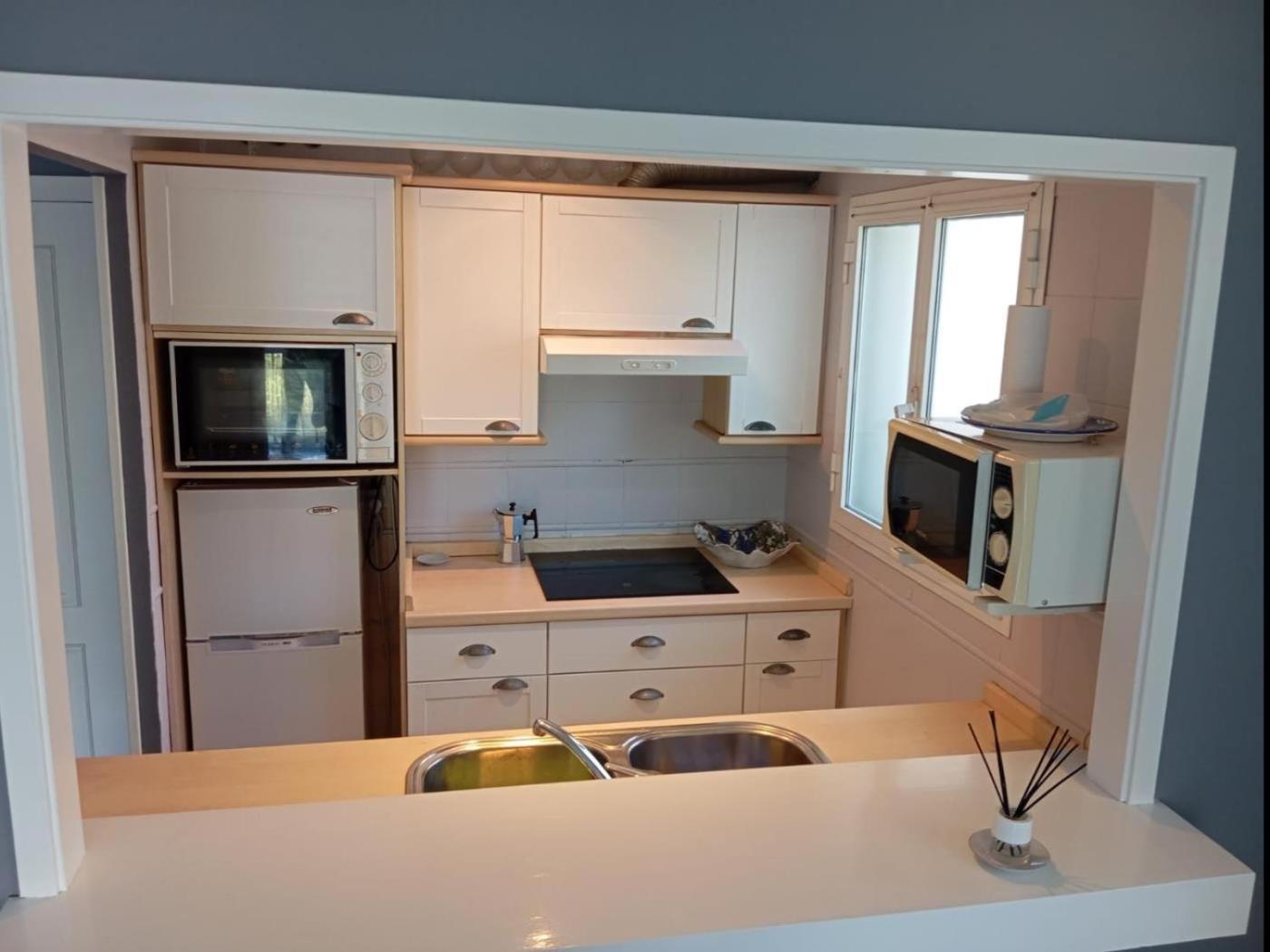 Apartment 1 Bedroom Near The
