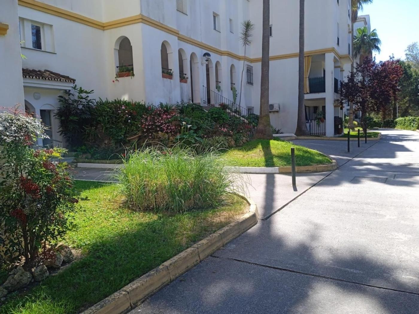 1 Bedroom Near The Apartment *