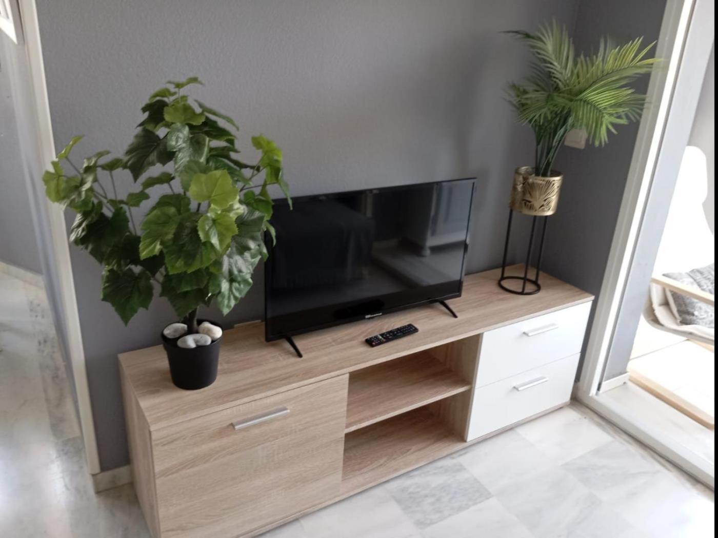 1 Bedroom Near The *