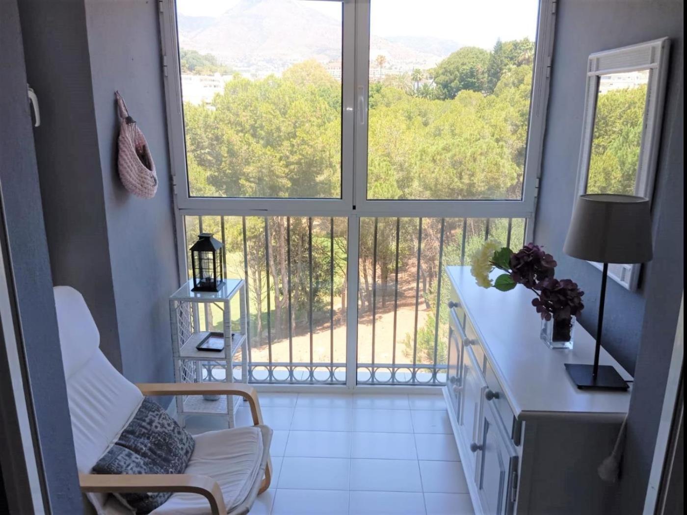 Apartment 1 Bedroom Near The *